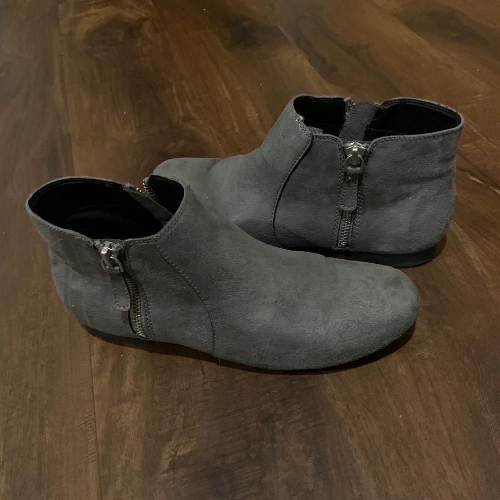 American Eagle booties